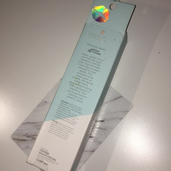 Meserable Difference - glitter lip cream - Picture 3 of 5